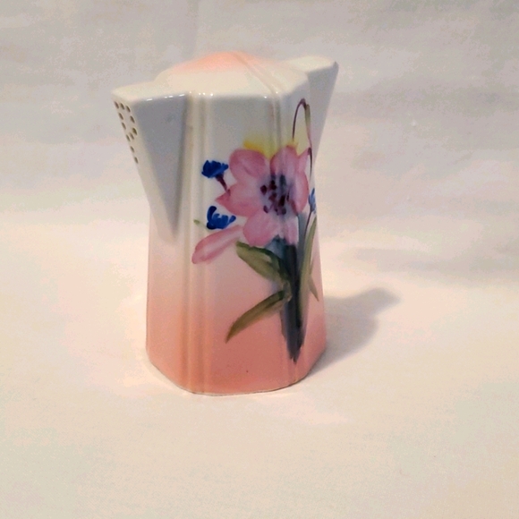 Unique Vintage Salt & Pepper Shaker Combo Japan ONE PIECE Porcelain SUPER CUTE - Picture 12 of 16